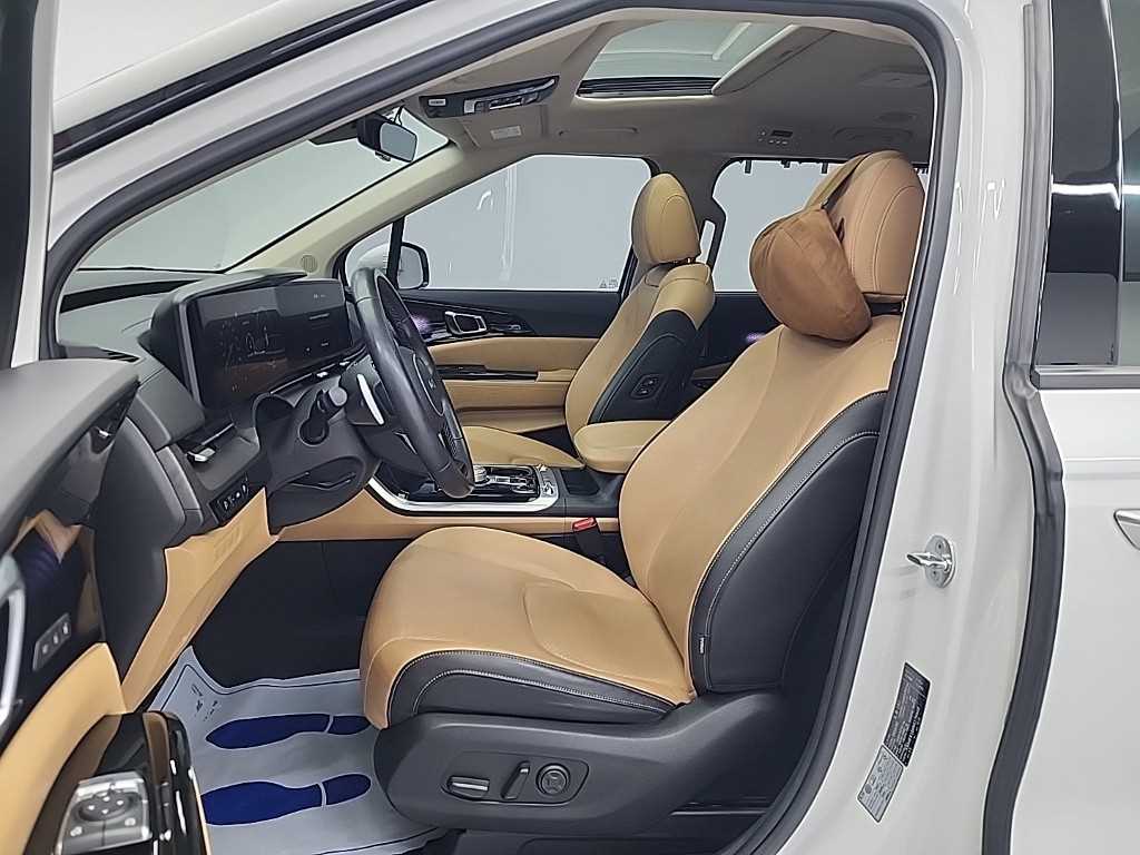 KIA Carnival - Vista 11