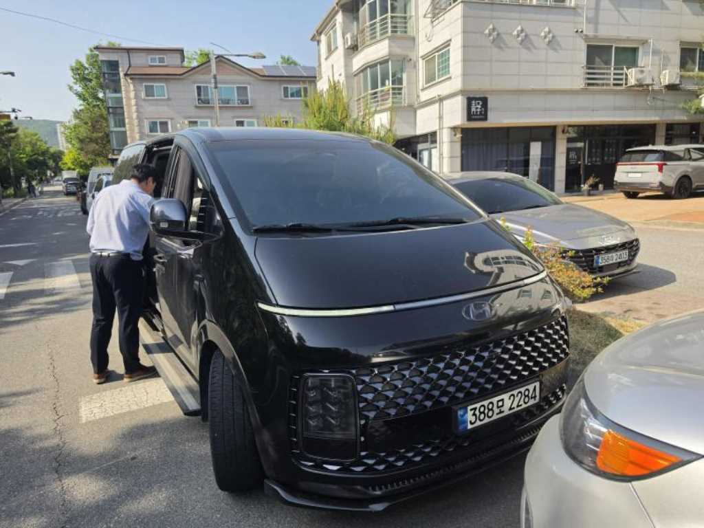 HYUNDAI Staria 2022 Negro - Importación desde Corea - HF Imports Iquique - Foto 1