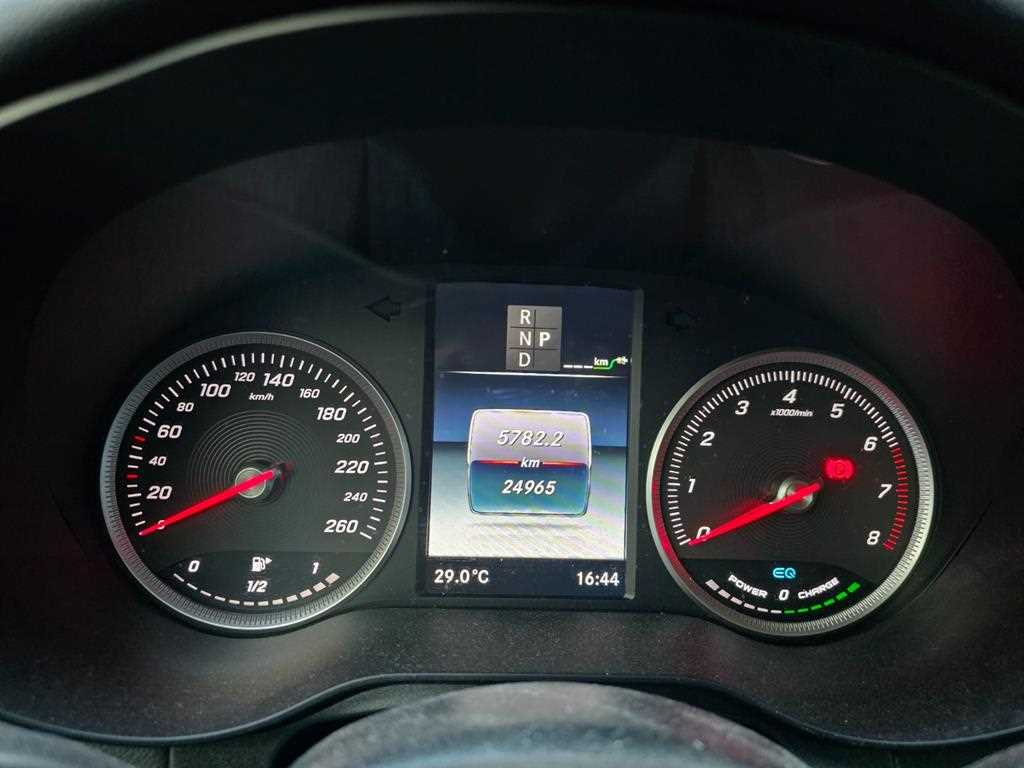 Mercedes Benz GLC Class - Vista 7