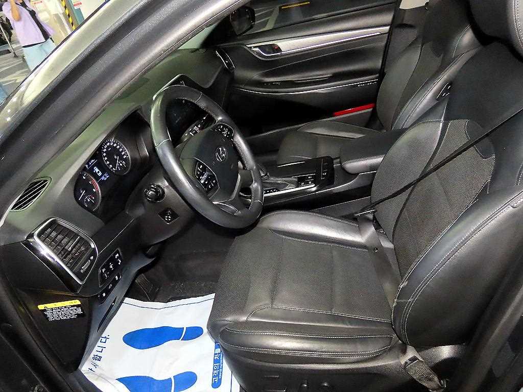 HYUNDAI Grandeur - Vista 6