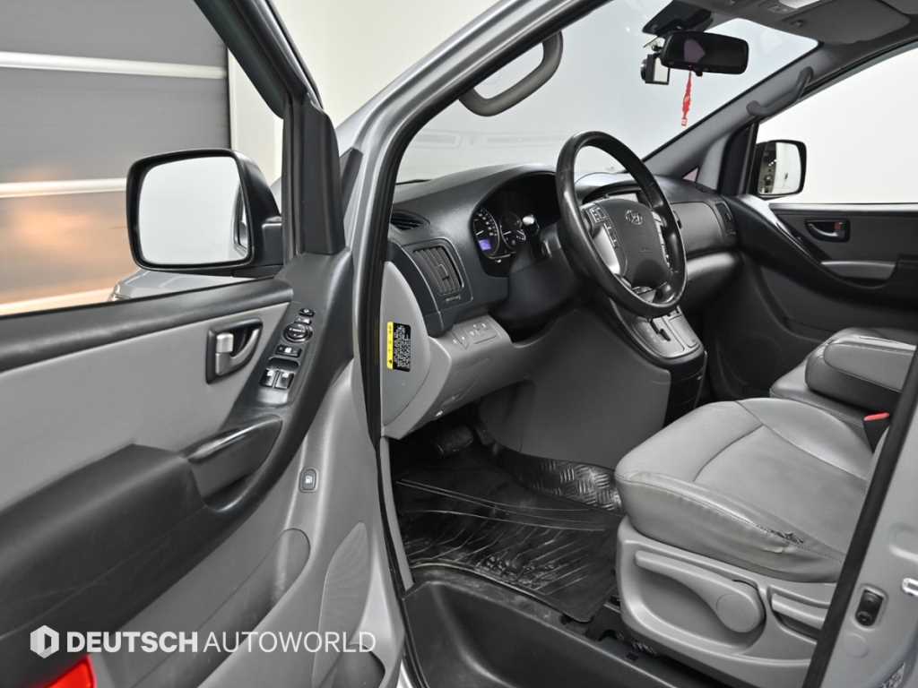 HYUNDAI Starex - Vista 11