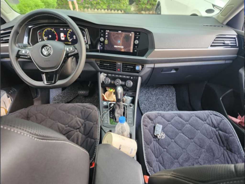 Volkswagen Jetta - Vista 5