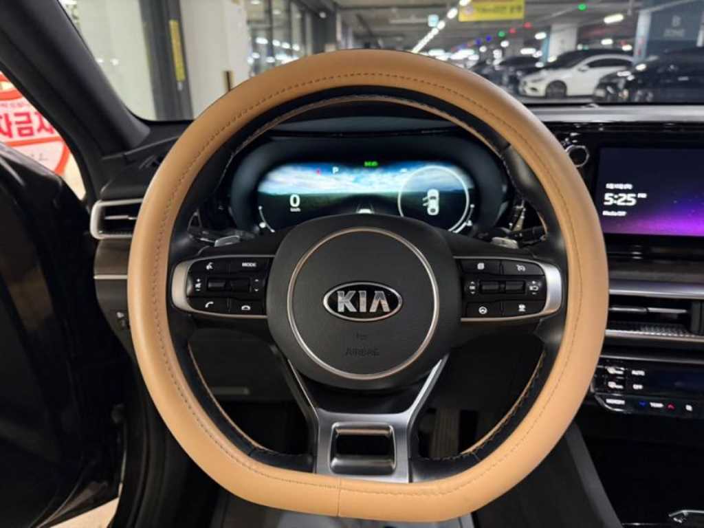 KIA K5 - Vista 8