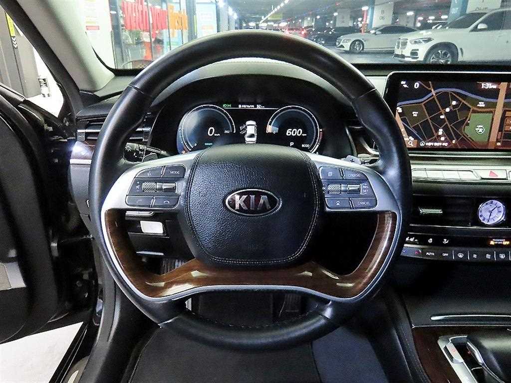 KIA K9 - Vista 8
