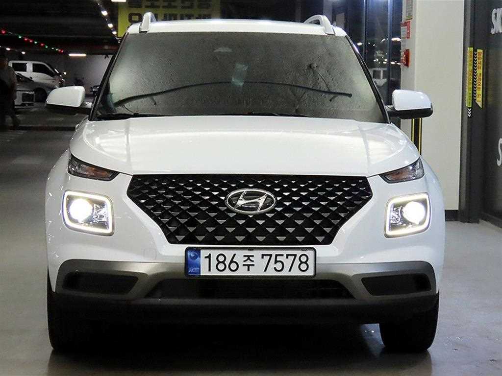 HYUNDAI Venue - Vista 2