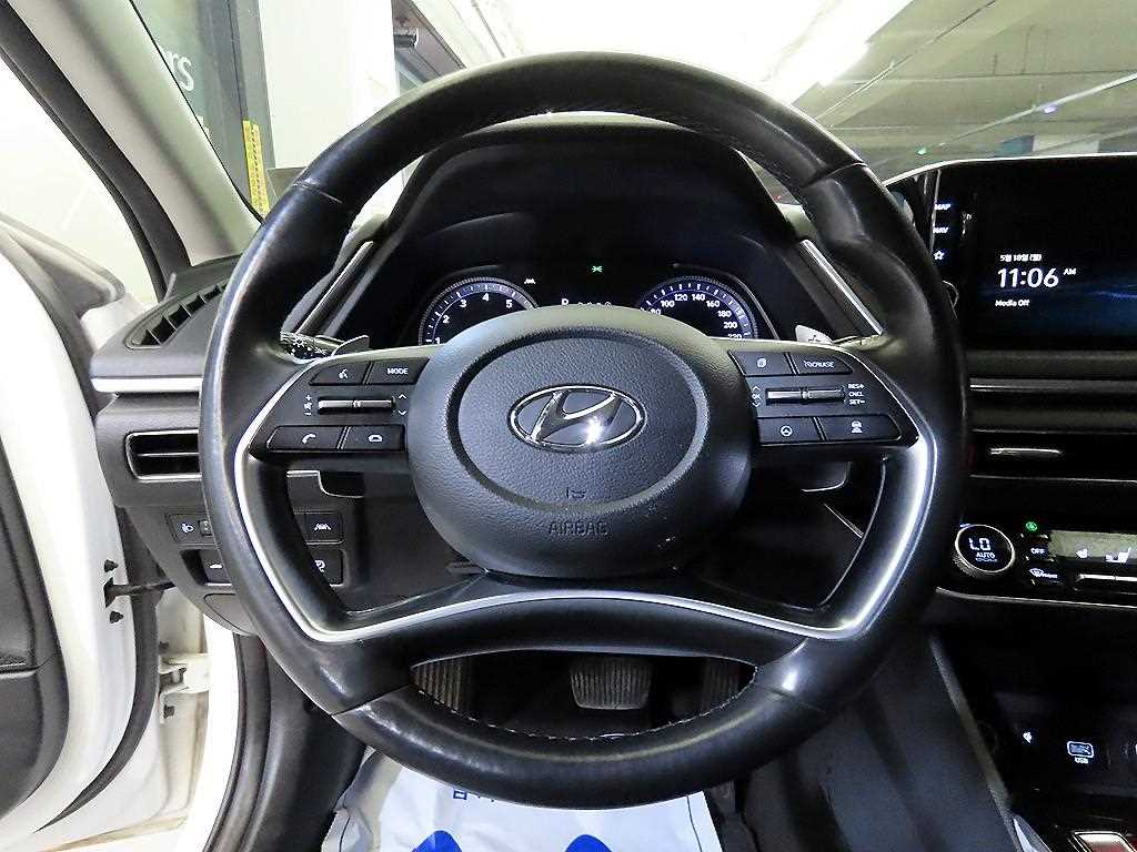 HYUNDAI Sonata - Vista 8
