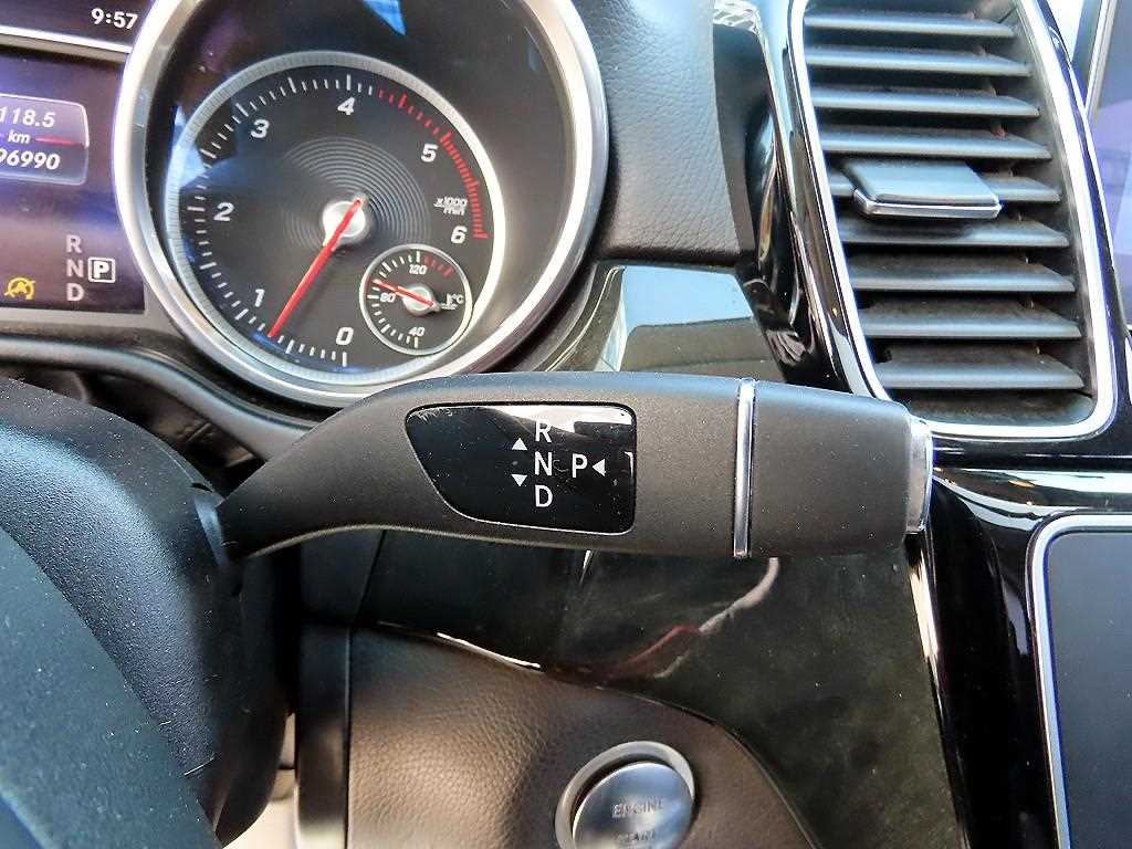 Mercedes Benz GLE Class - Vista 10