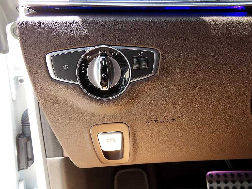 Mercedes Benz CLS Class - Vista 11