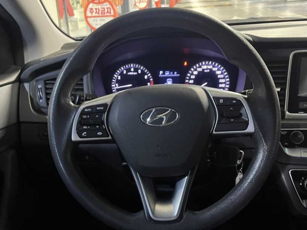 HYUNDAI Sonata - Vista 10