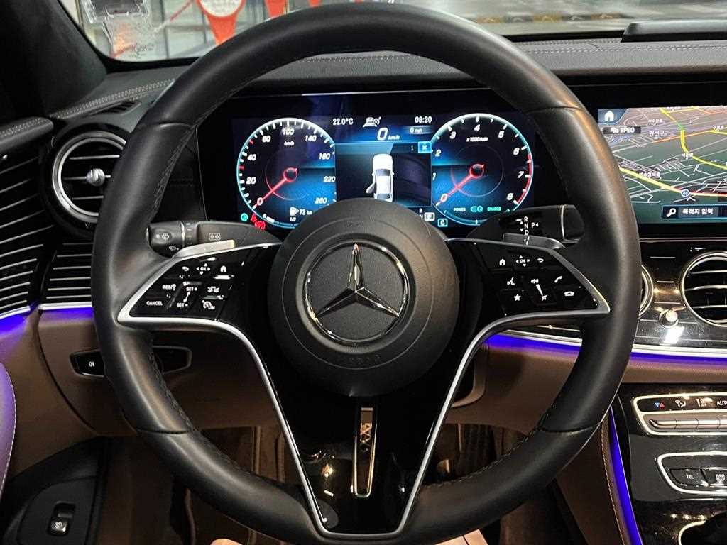 Mercedes Benz E class - Vista 7
