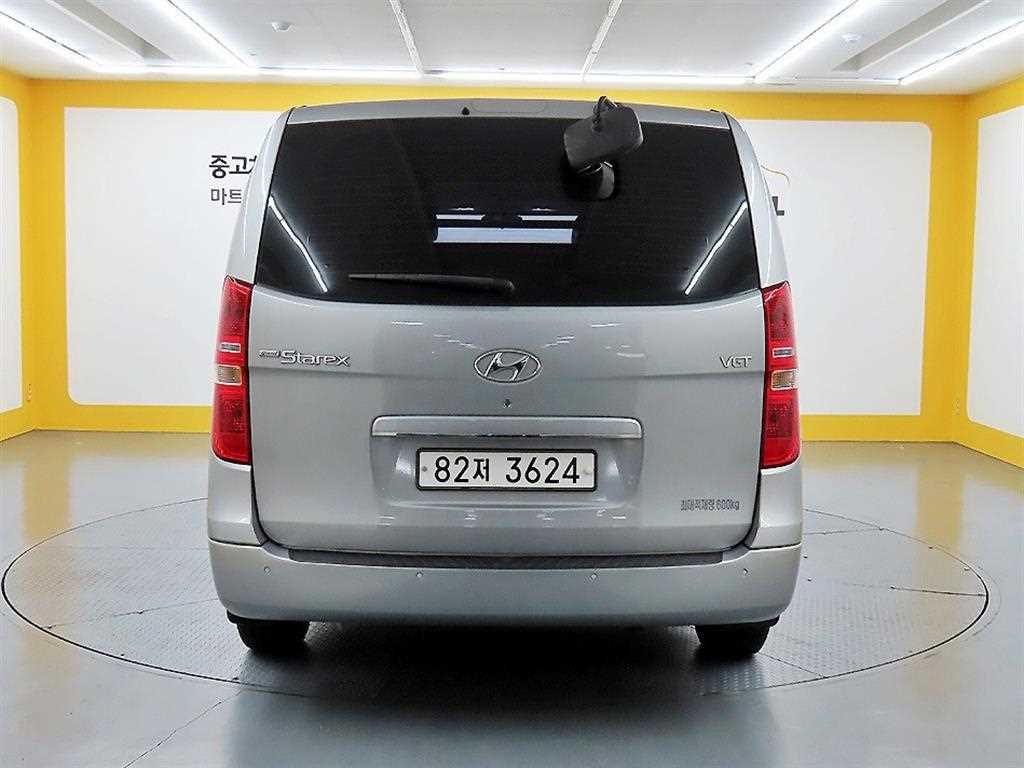 HYUNDAI Starex - Vista 3