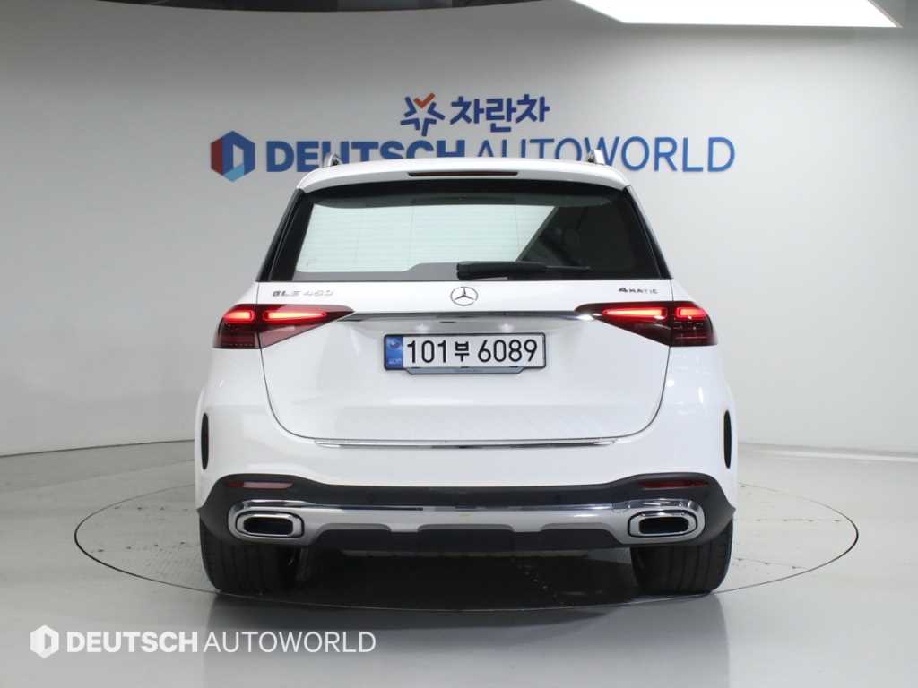 Mercedes Benz GLE Class - Vista 4