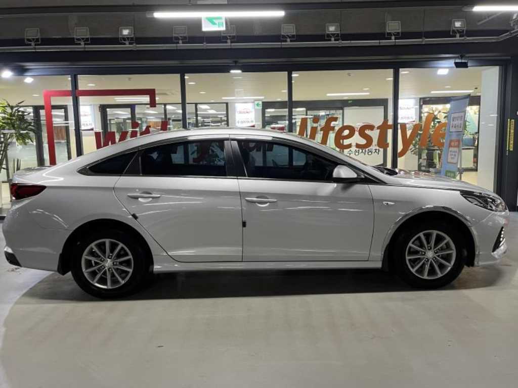 HYUNDAI Sonata - Vista 3