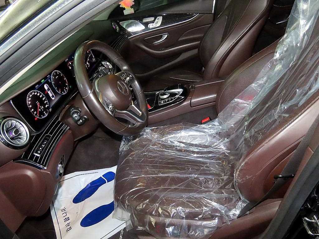 Mercedes Benz CLS Class - Vista 6