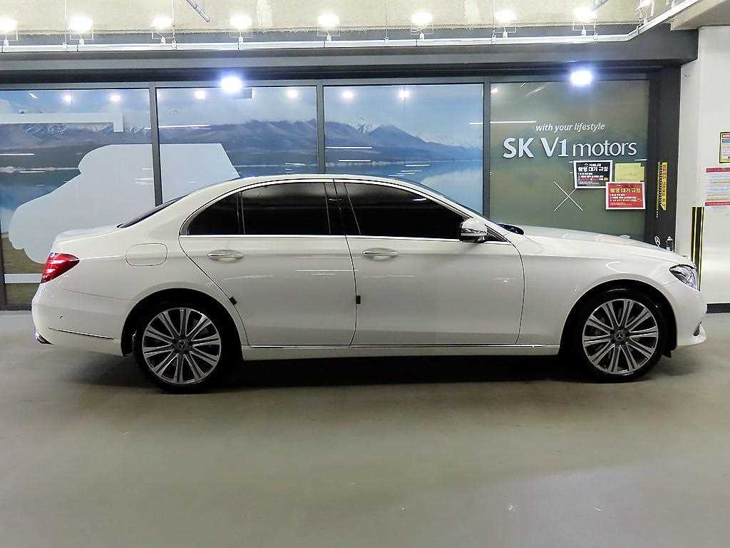 Mercedes Benz E class - Vista 3