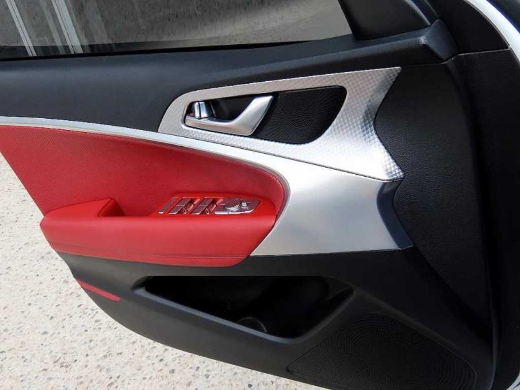 Genesis G70 - Vista 11