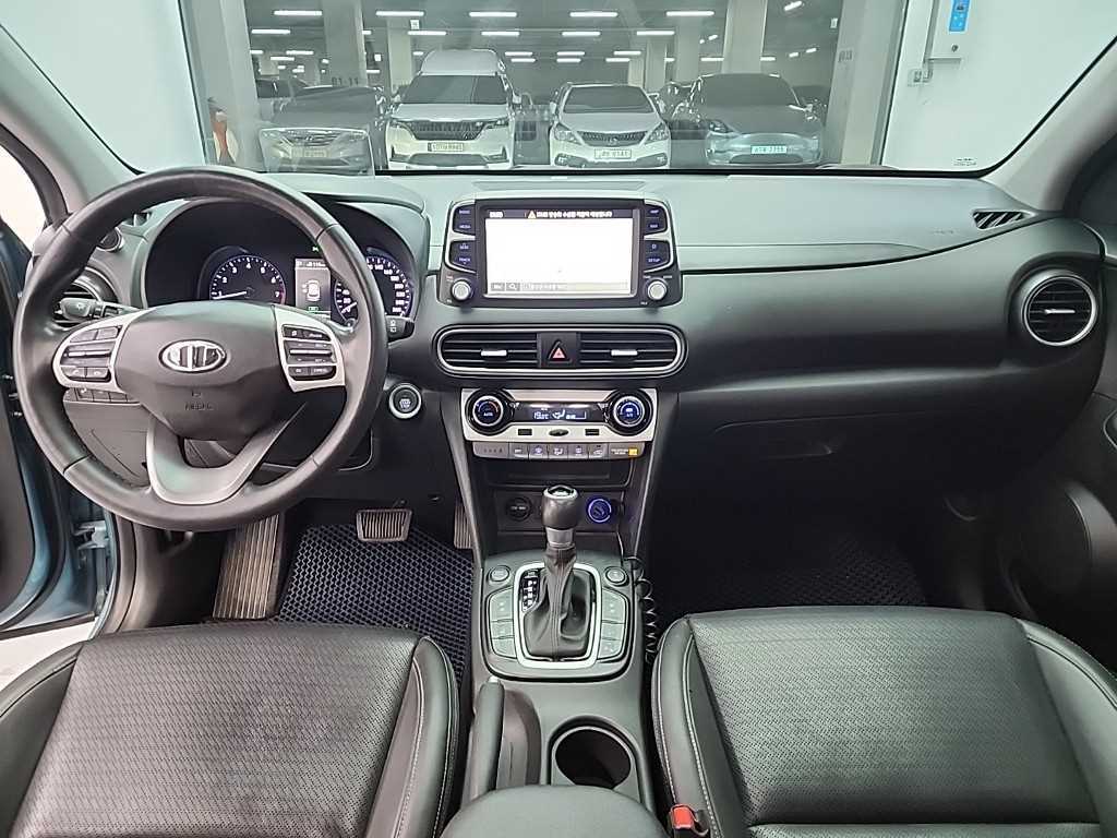 HYUNDAI Kona - Vista 7