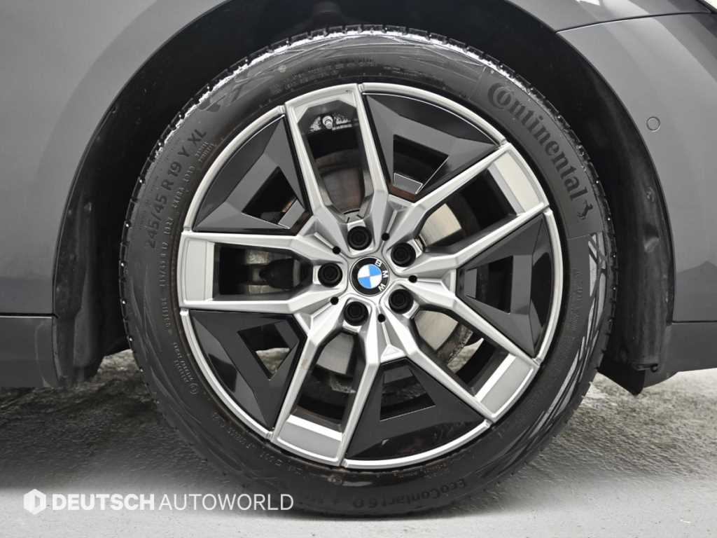 BMW 5 Series - Vista 5