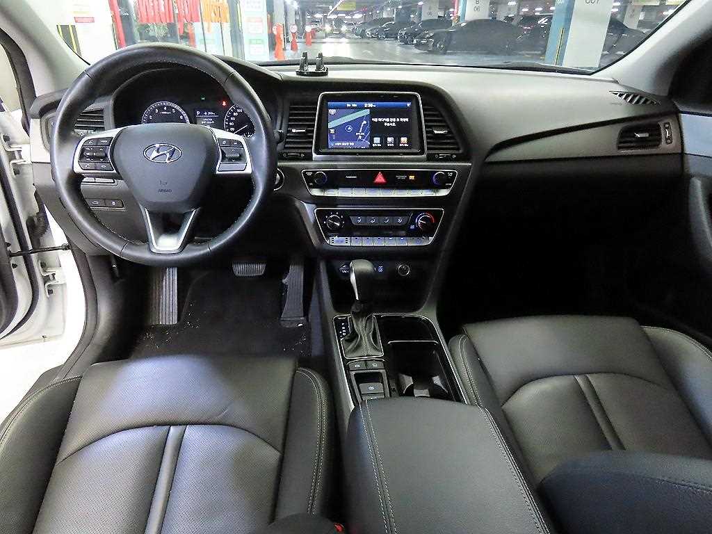 HYUNDAI Sonata - Vista 10
