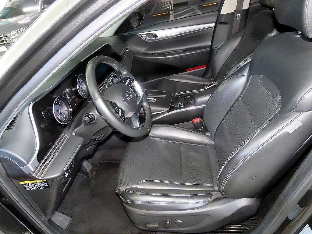 HYUNDAI Grandeur - Vista 6