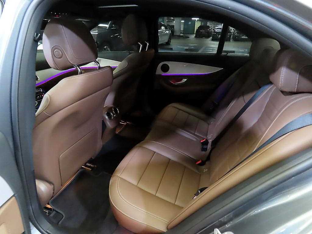 Mercedes Benz E class - Vista 7