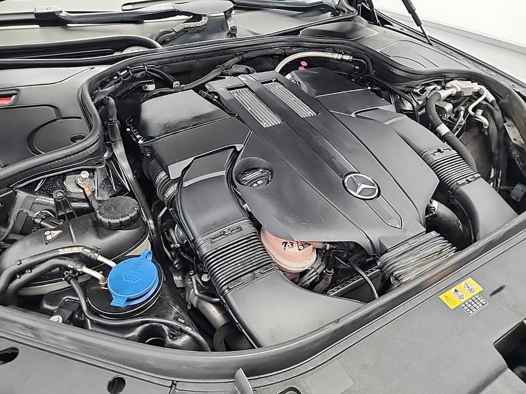 Mercedes Benz S Class - Vista 5