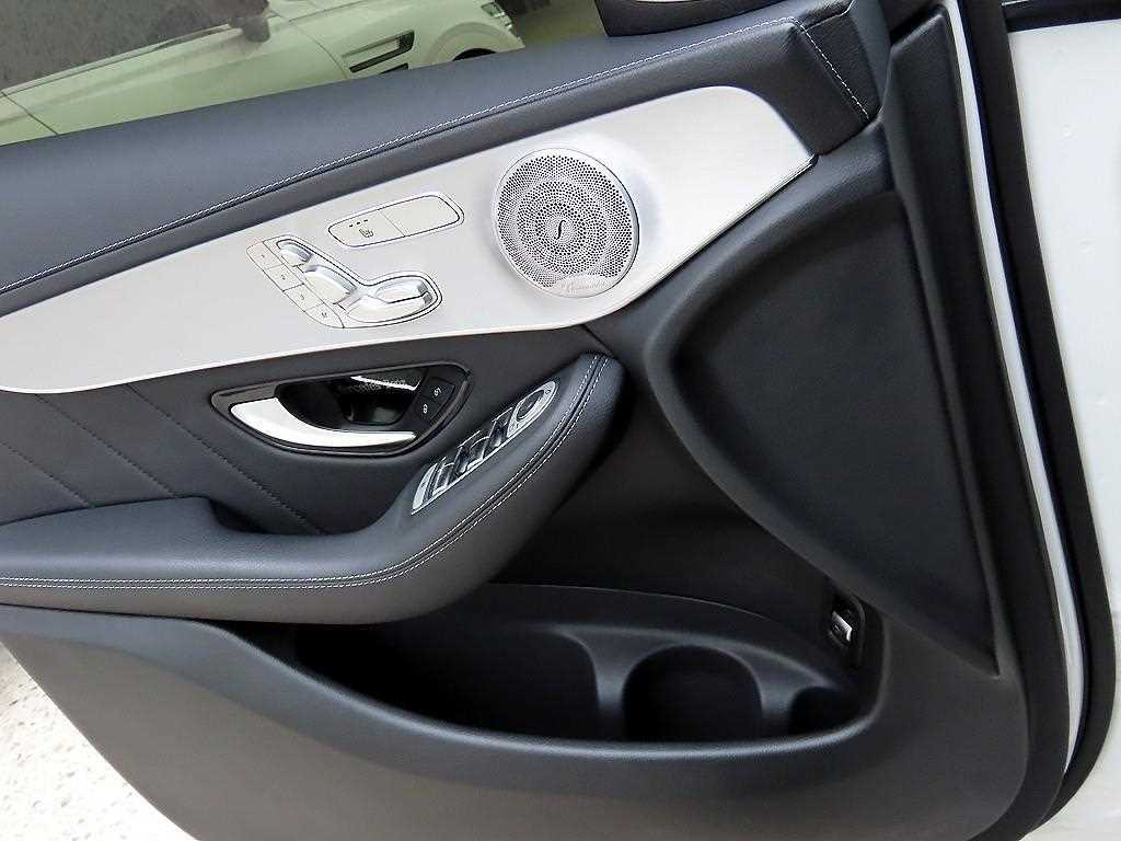 Mercedes Benz GLC Class - Vista 12