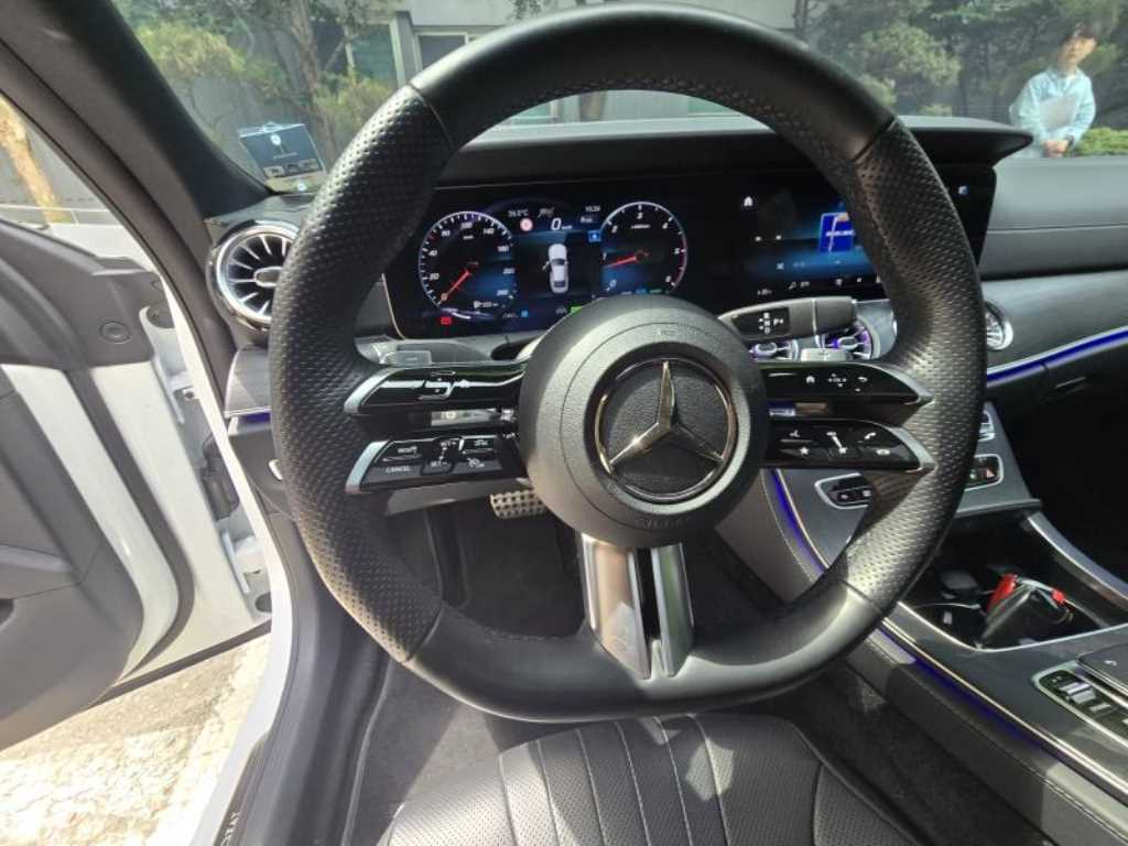 Mercedes Benz CLS Class - Vista 8