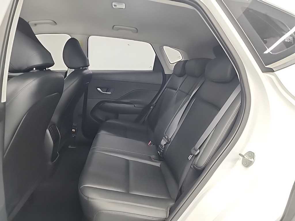 HYUNDAI Kona - Vista 12