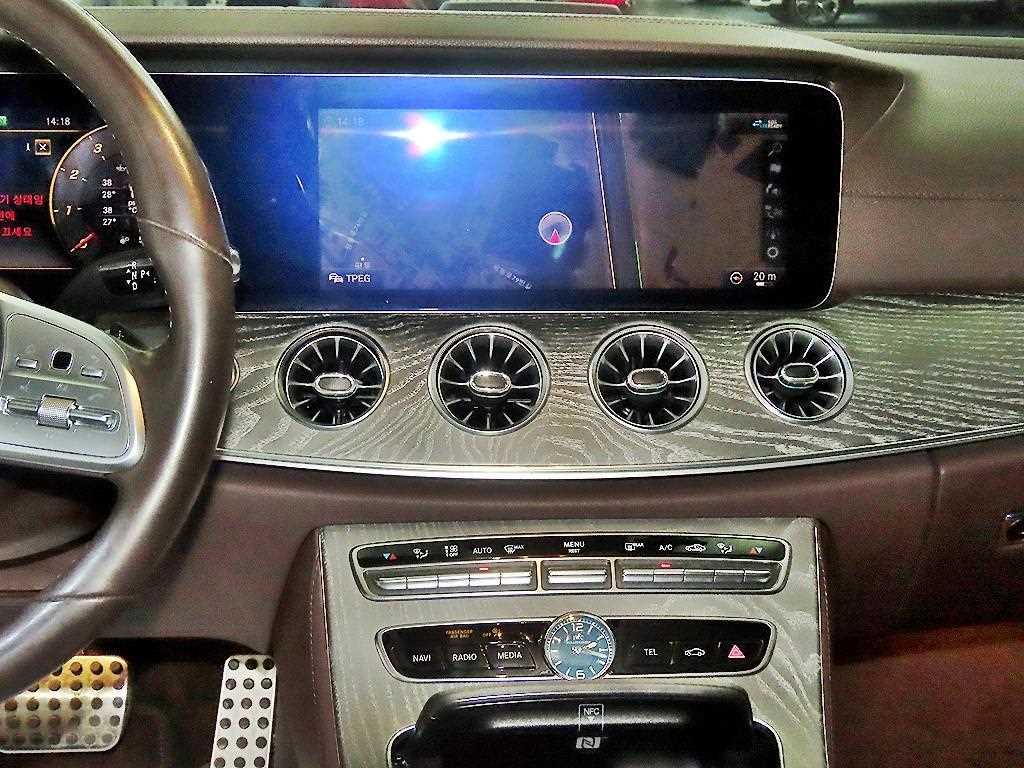 Mercedes Benz CLS Class - Vista 11