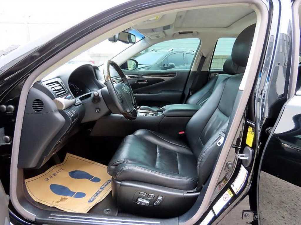 Lexus LS - Vista 5