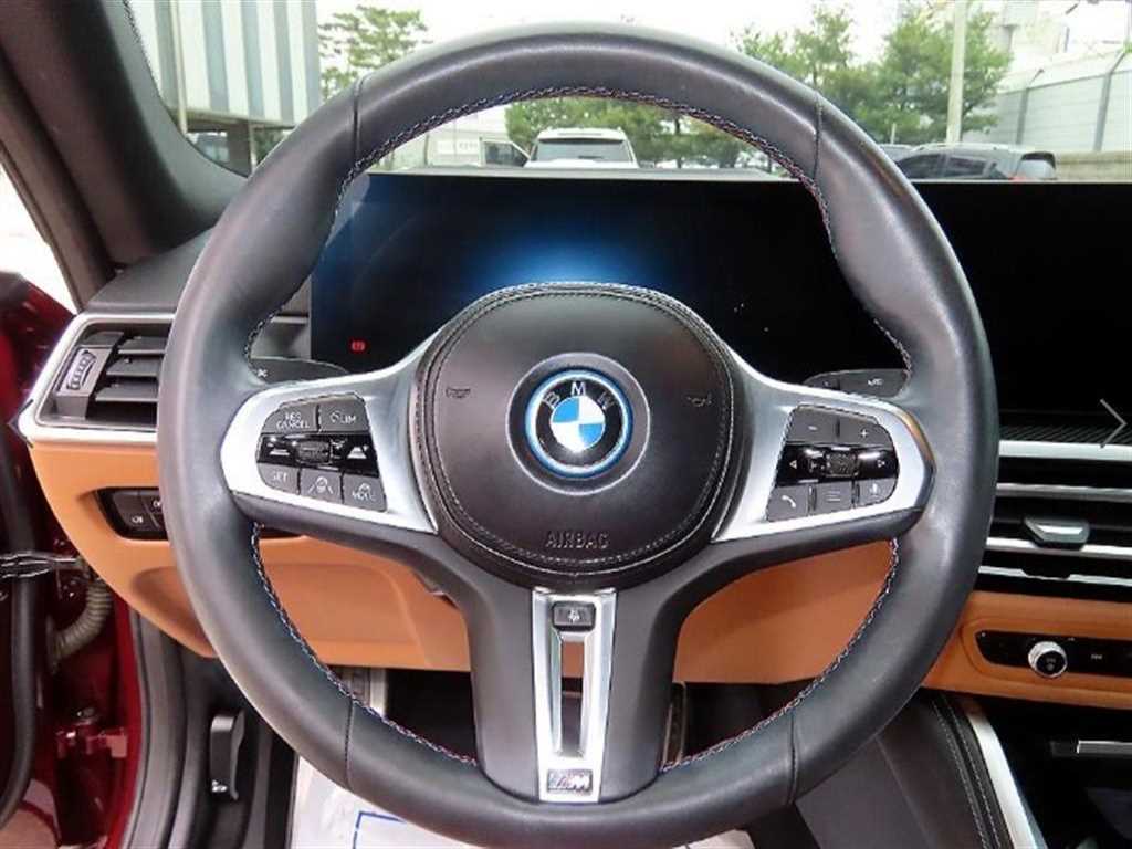 BMW i4 - Vista 9