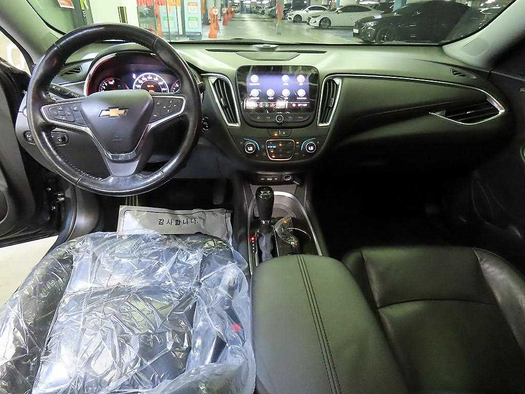 Chevrolet Malibu - Vista 10