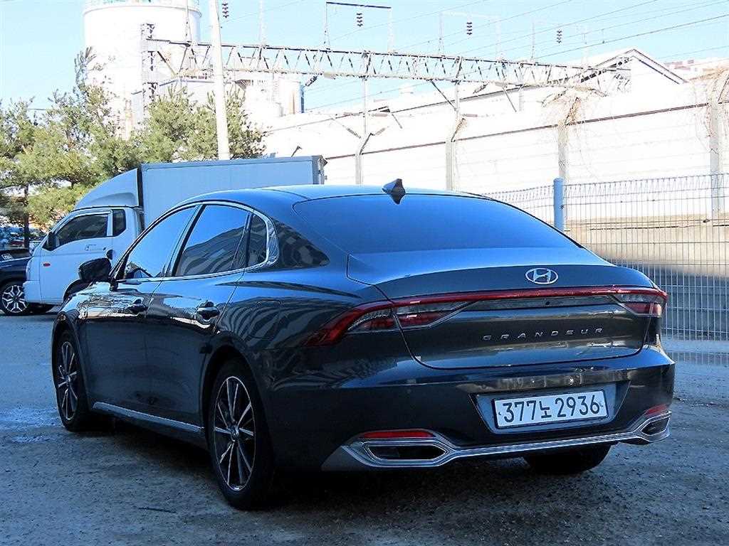 HYUNDAI Grandeur - Vista 3