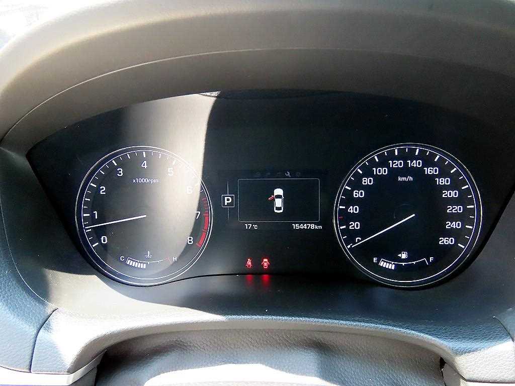 HYUNDAI Genesis - Vista 9