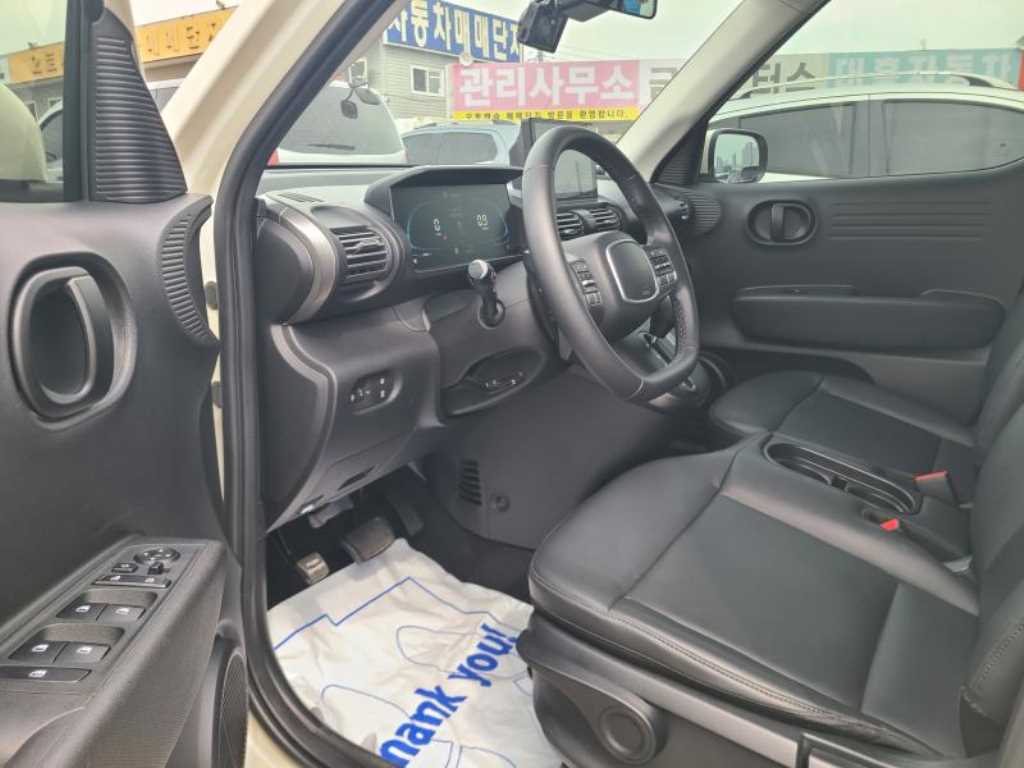 HYUNDAI Casper - Vista 9