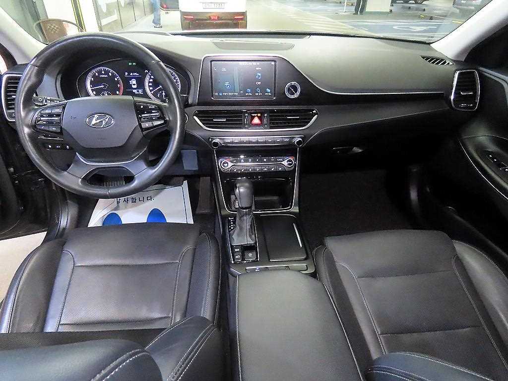 HYUNDAI Grandeur - Vista 10