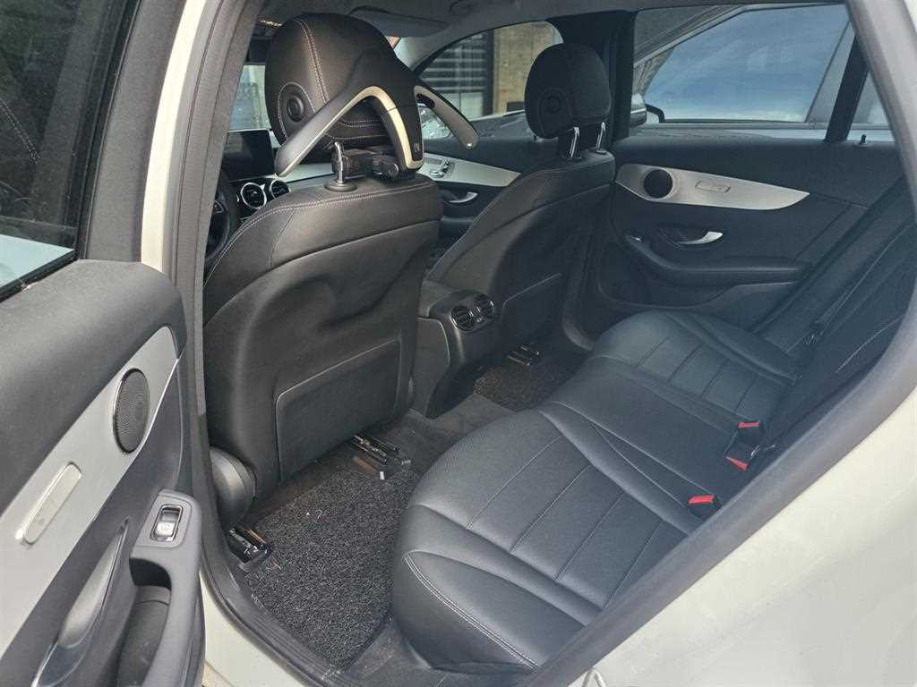 Mercedes Benz GLC Class - Vista 4