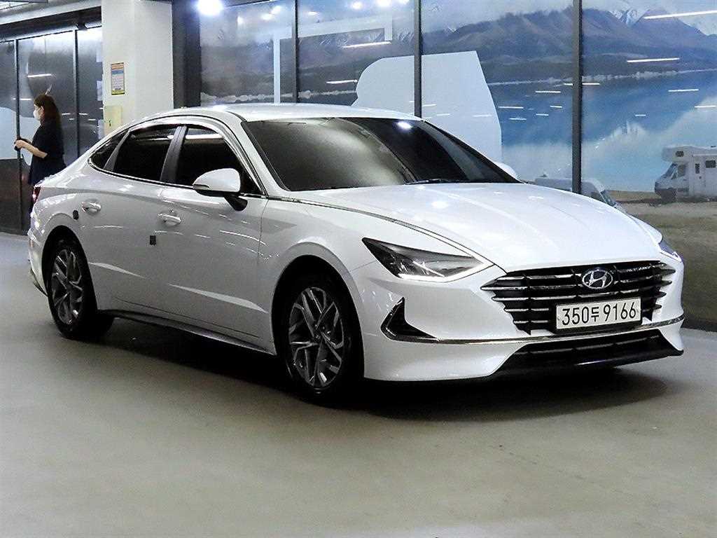 HYUNDAI Sonata - Vista 2