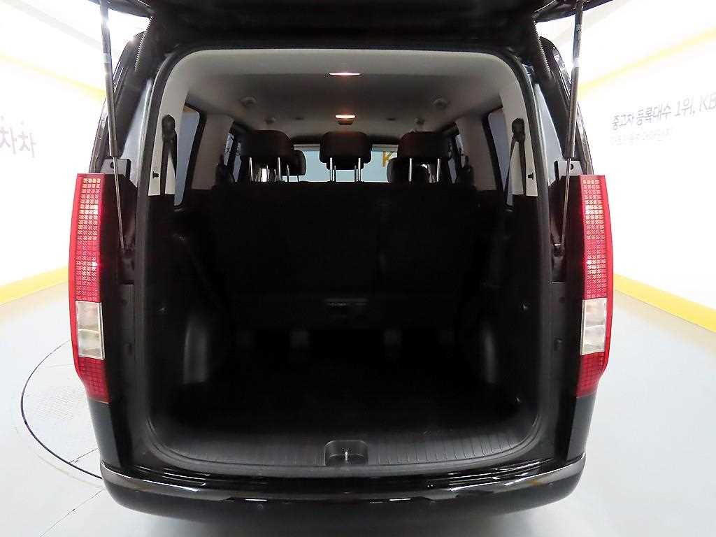 HYUNDAI Staria 2023 Negro - Importación desde Corea - HF Imports Iquique - Foto 18