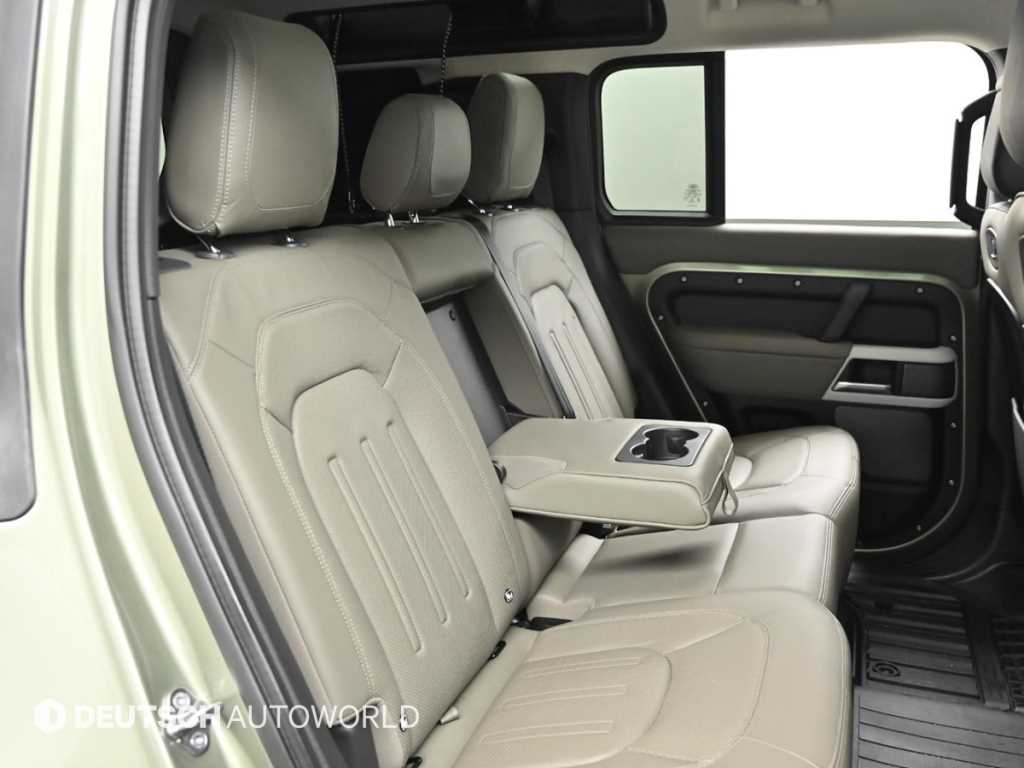Land Rover Defender - Vista 12