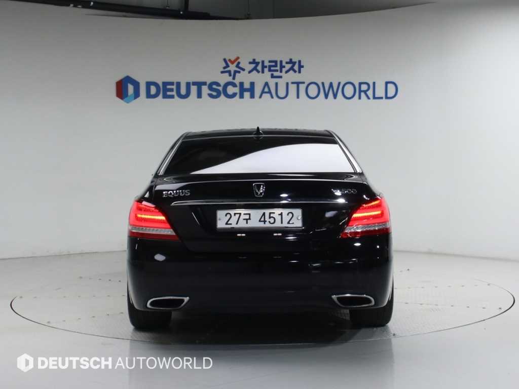 HYUNDAI Equus - Vista 4