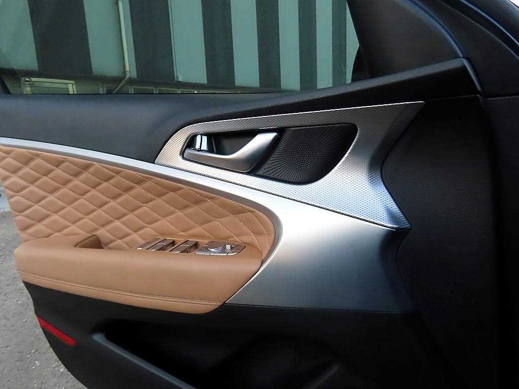Genesis G70 - Vista 11