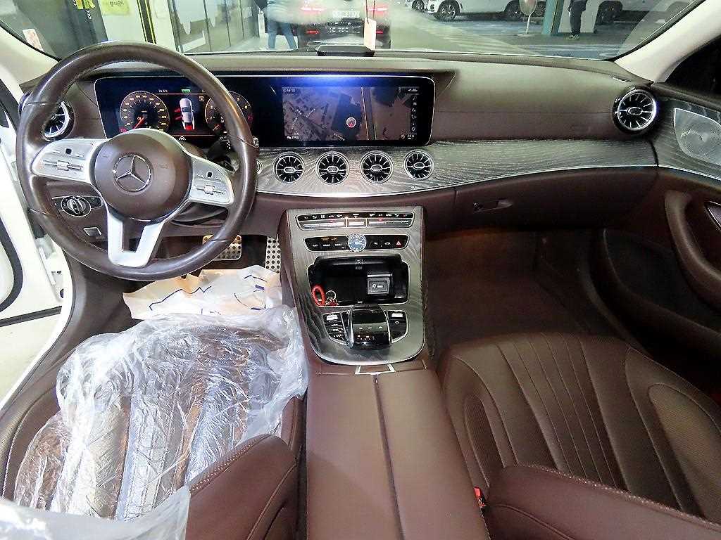Mercedes Benz CLS Class - Vista 10
