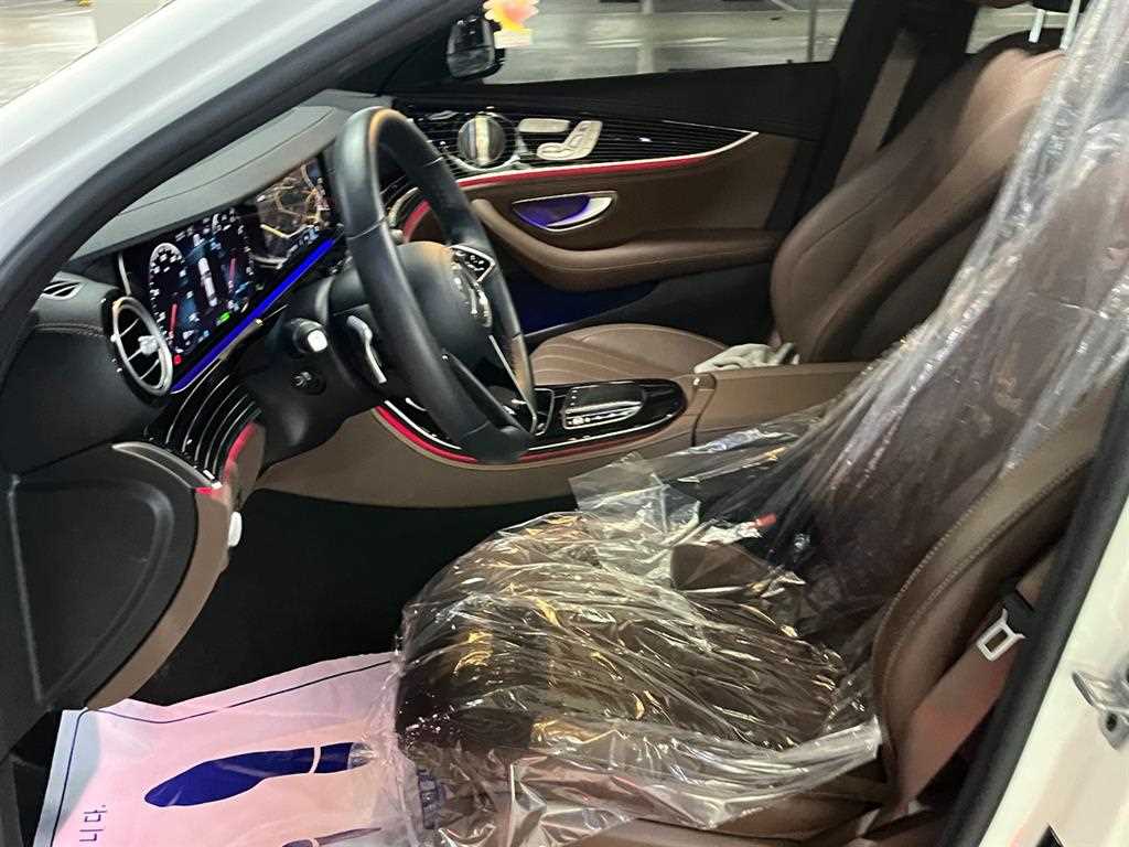 Mercedes Benz E class - Vista 9