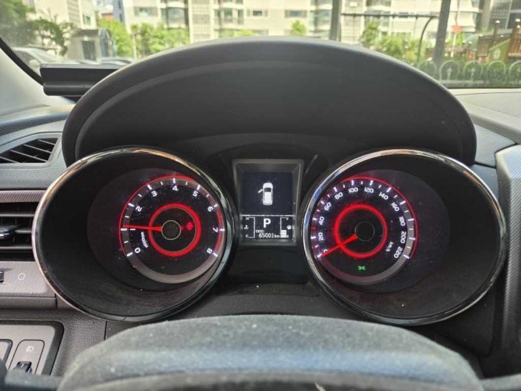 Ssangyong Tivoli - Vista 3