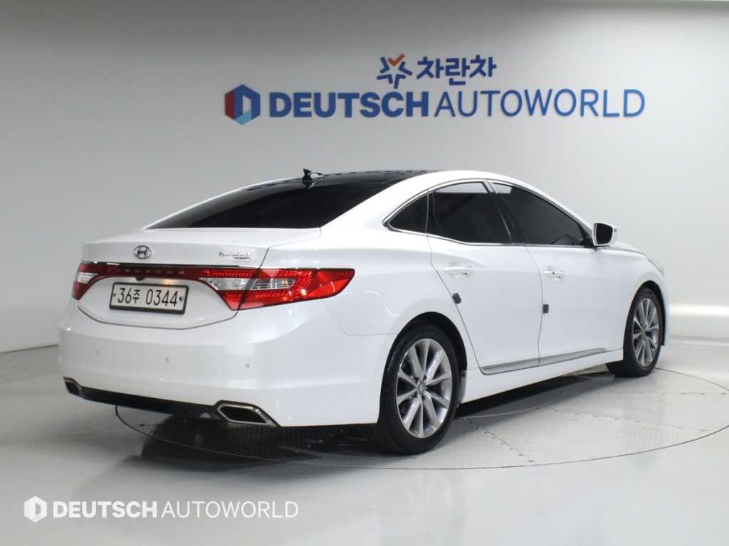 HYUNDAI Grandeur - Vista 2