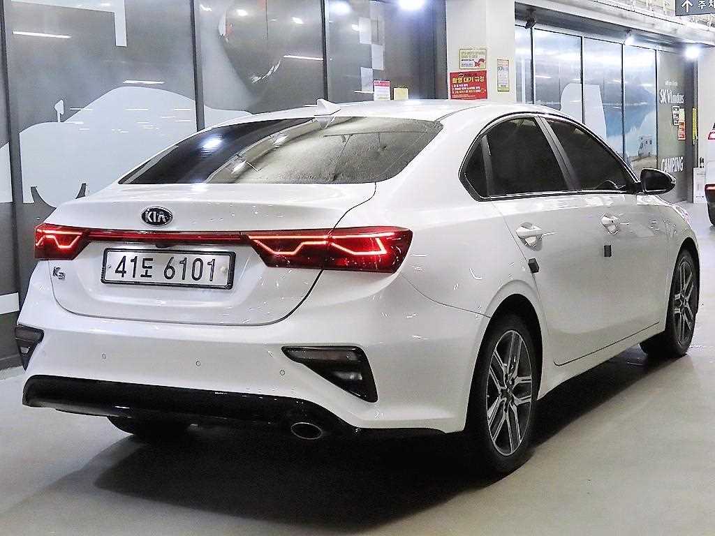 KIA K3 - Vista 4