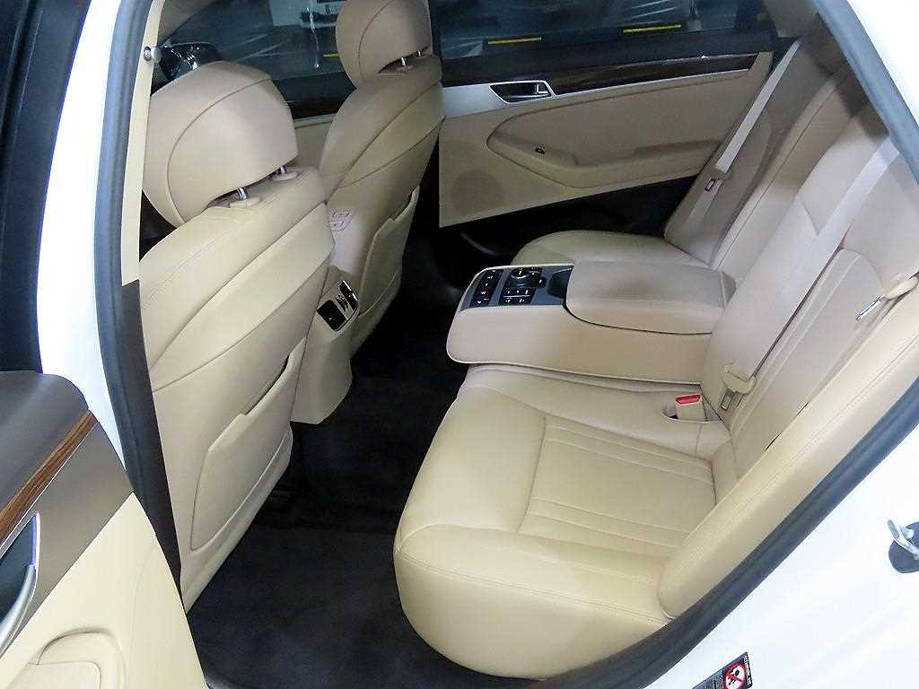 Genesis G80 - Vista 7