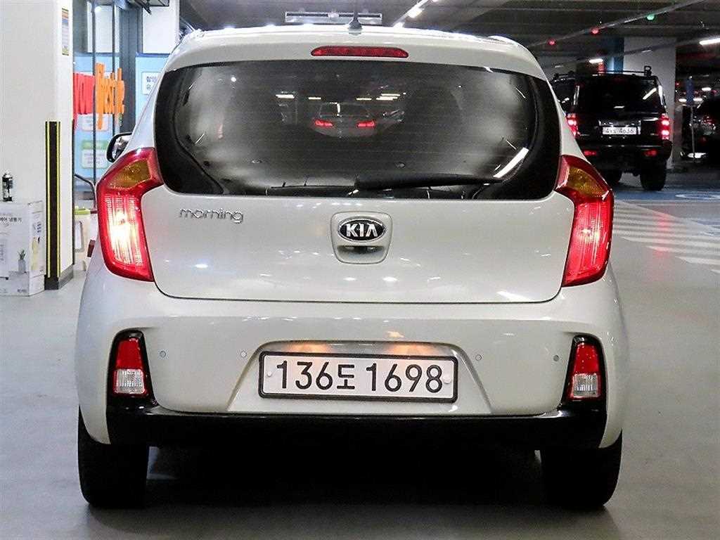 KIA Morning - Vista 5